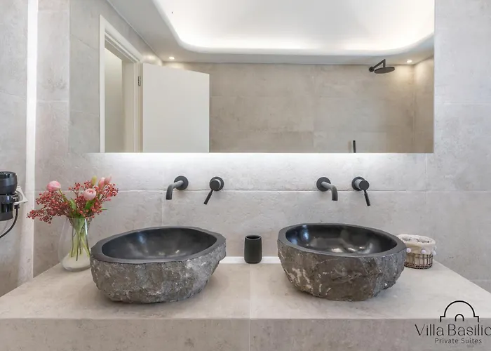 Basilica Kallisto * Emporio (Santorini)